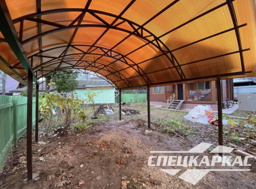 Металлический навес для машины с покрытием из сотового поликарбоната №76 - фото 1718